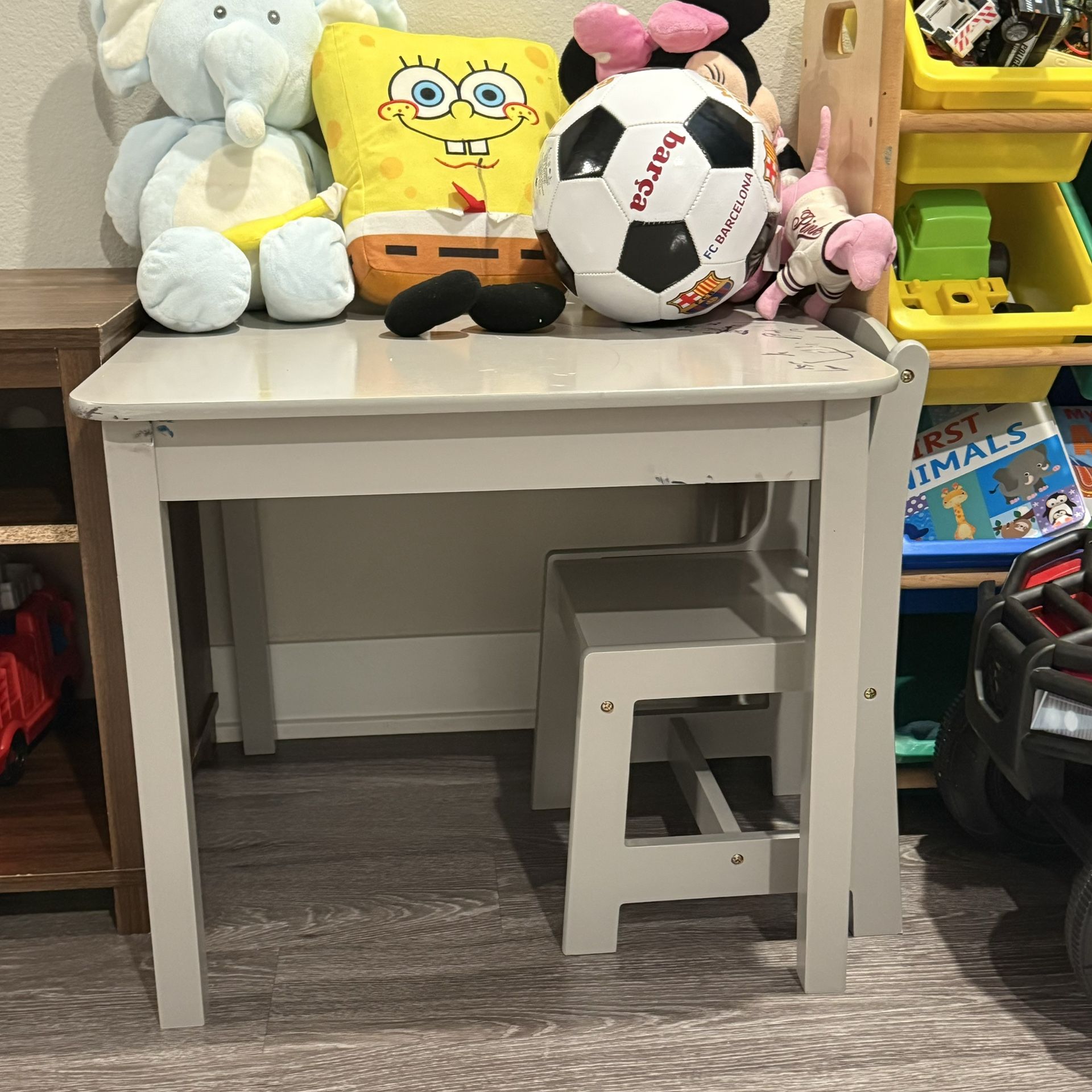 Table With 2 Chairs