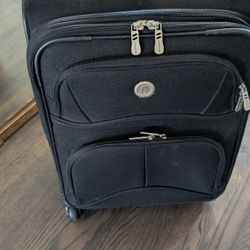 Delsey Carry On Expandable Spinner Rolling Suitcase Luggage Travel Bag, Great Condition, Comfort Handle