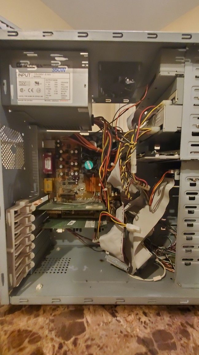 Desktop (No Hard Drive) $35 o.b.o.
