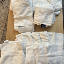 Towels, Wash Rags, Bath Mat And Shower Curtain