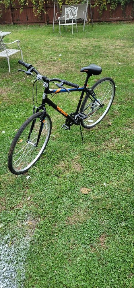 Moongoose HotShot 700c Bike (good condition)