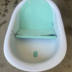 Frida Baby Bath Tub With Insert 