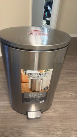 Trash can