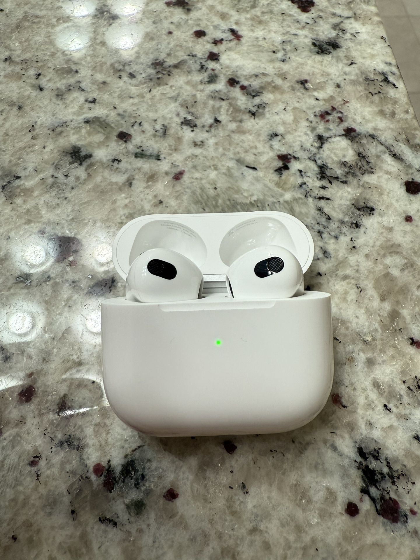 AirPods 3 Wireless Charging
