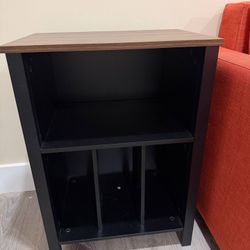 Record player / turntable stand with built-in vinyl record storage