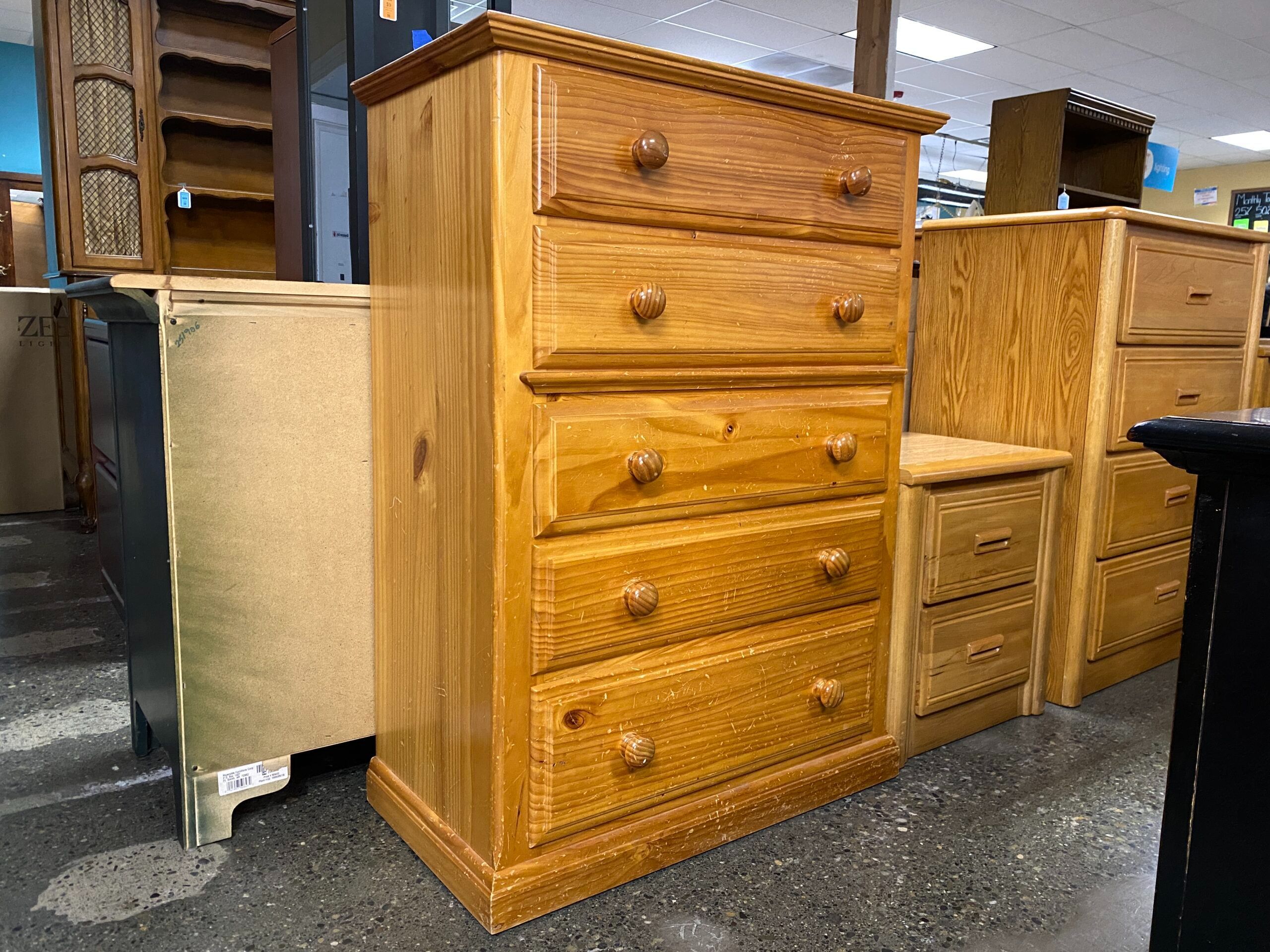 HOMEWOOD Knotty Pine 5-Drawer Wooden Dresser