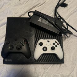 Xbox one with 2 controllers