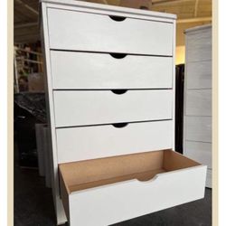 Dresser/ Five drawers dresser