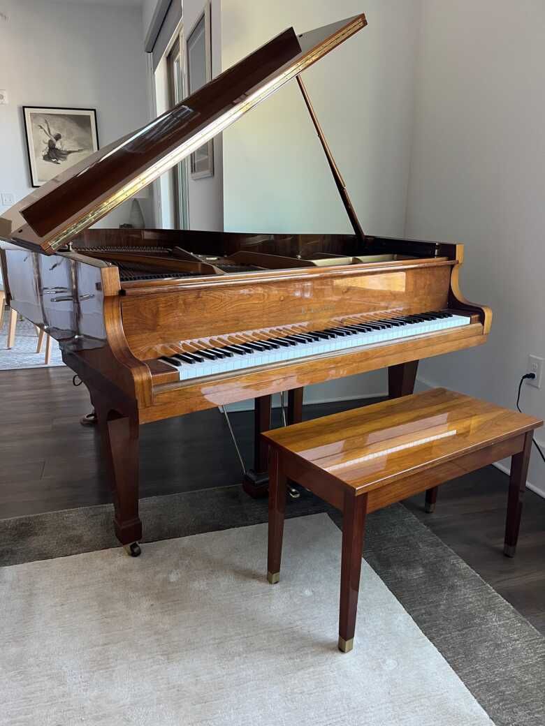 Kawai Baby Grand Piano In Excellent Condition Going For Free