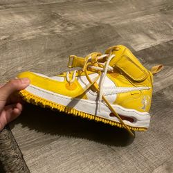 Color Yellow And White Size 8