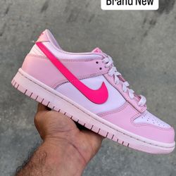 Nike Dunk Low Triple Pink