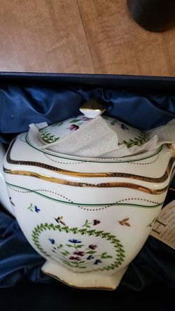 I. Godinger and company square teapot