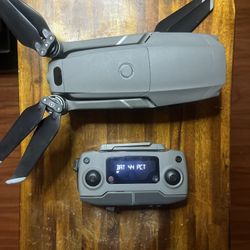 DJI Mavic 2 Zoom Drone Like New, Slightly Used Excellent Condition 31 Minutes Of Flying Within Charge 