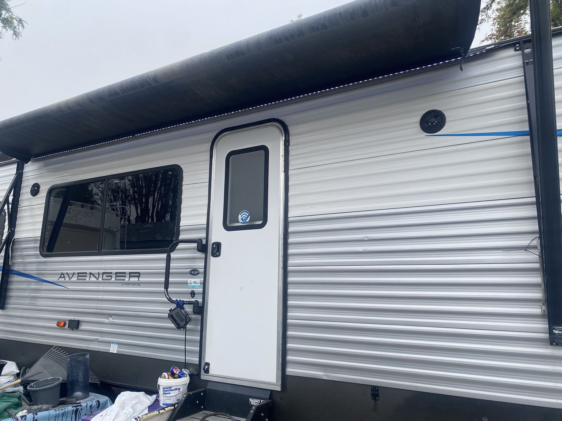 2021 FOREST RIVER AVENGER 33 FT Travel Trailer