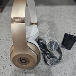 Beats Solo3 On-Ear Wireless Headphones-Gold

