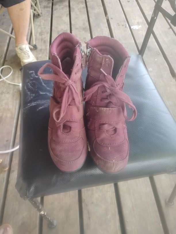 Simply Vera Vera Wang Maroon High Top Wedges