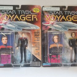 Star Trek Voyager Captain Kathryn Janeway And LT B'Elanna Torres Action Figure Lot