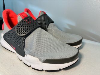 Nike Sock Dart Slip-On Sneakers