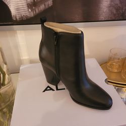 Ankle Boots 👢 New  In Box Gunuine Leather 