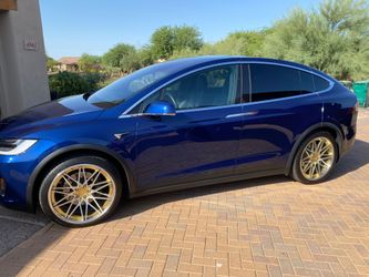 Spice up your Tesla x with these 22-in foose wheels