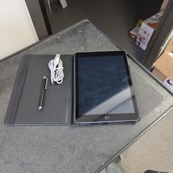 Ipad 3 With Case And Pen 34gb 