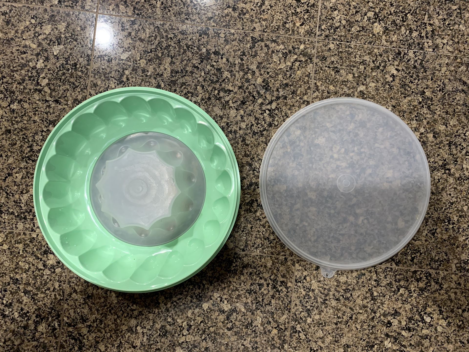 Vintage Tupperware jello mold