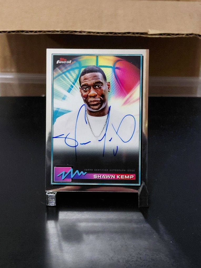 Seattle Legend Shawn Kemp On Card Auto!