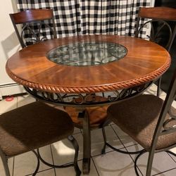 Round Kitchen Table With 4 Chairs