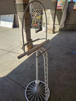 Parrot stand