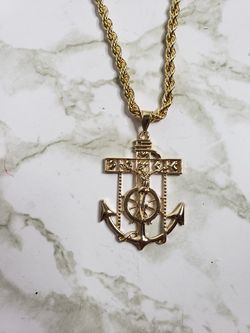 Rope chain with charm