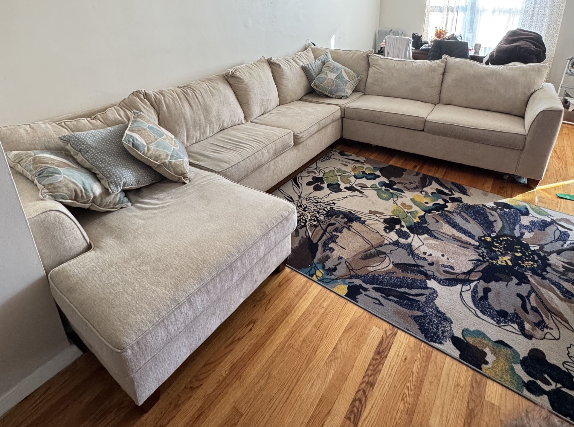 U-shaped Couch Used/good Condition