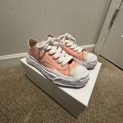 maison Mihara low top pink shoe Size 10 