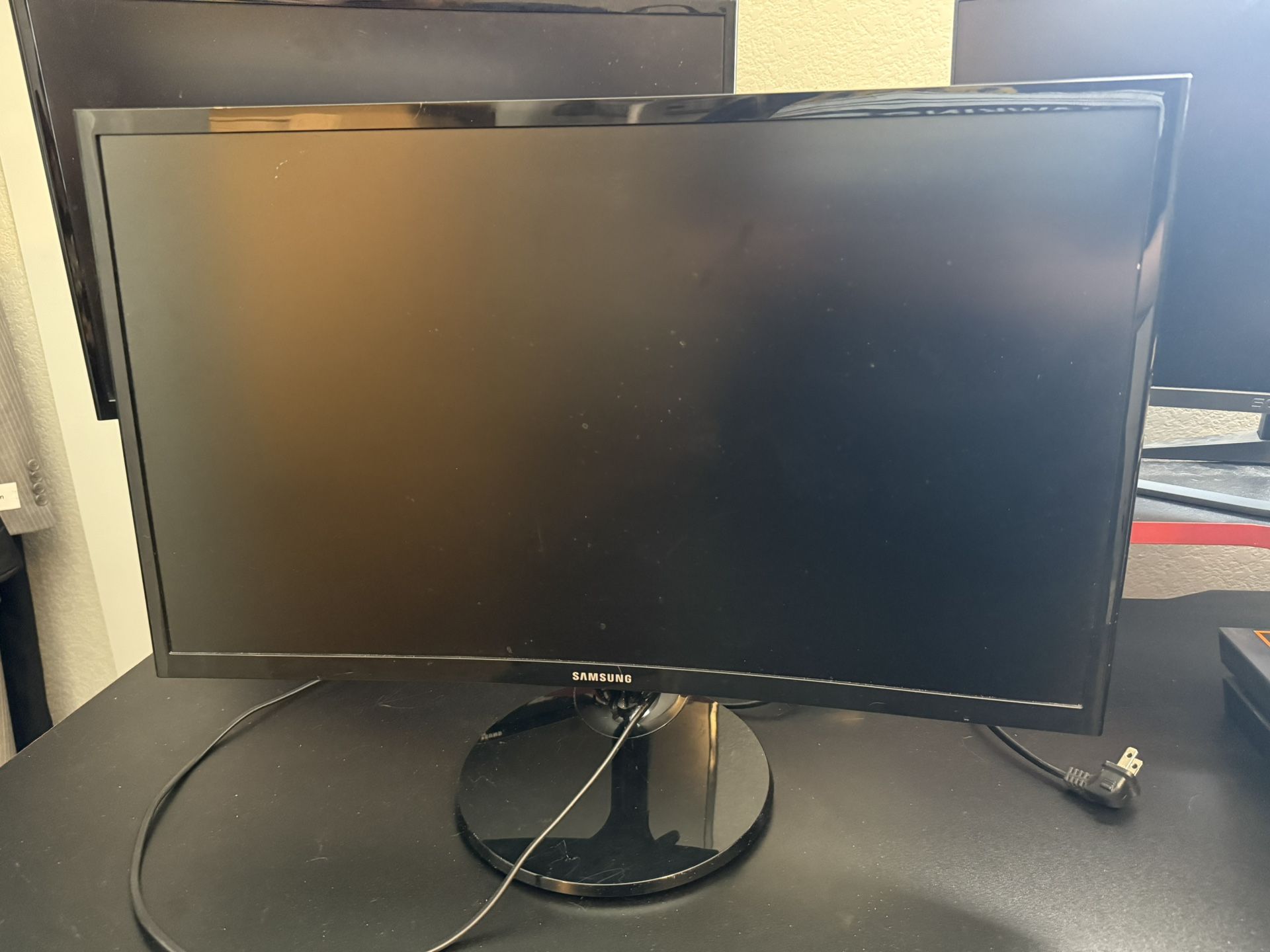24 Inch Samsung Curved Monitor