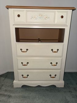 Dresser