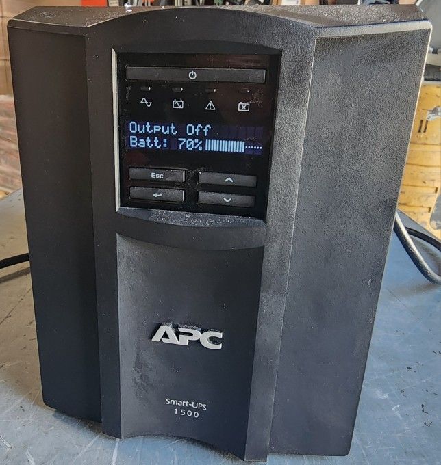 APC Smart-UPS - SMT1500US