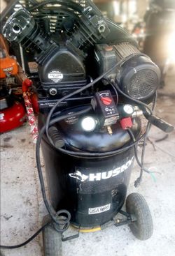 Used 30 Gal. 175 PSI Oil Lubed Belt Drive Portable Vertical Electric Air Compressor By HUSKY