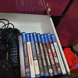 PS4 With wired controllers And Games