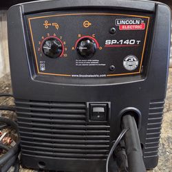Lincoln Electric SP140T MIG/Flux Core Welder – Like New