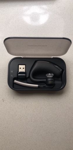 Headset - platronics - bluetooth