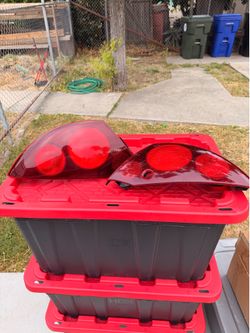 Mitsubishi Eclipse 2000 OEM rear taillights both
