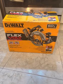 DeWalt FLEXVOLT 60V 7-1/4" Circular Saw Kit