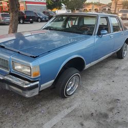 Lowrider Chevy Caprice Euro Updated 2 Pumps 8 batteries 4 Switches Hydraulics 🔥 V8 305