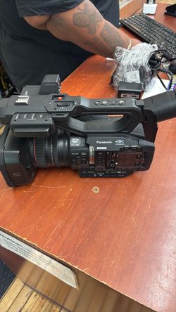 Panasonic Camcorder AG-UX180