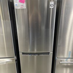 LG 11 Cu .Ft Bottom Freezer Refrigerator 