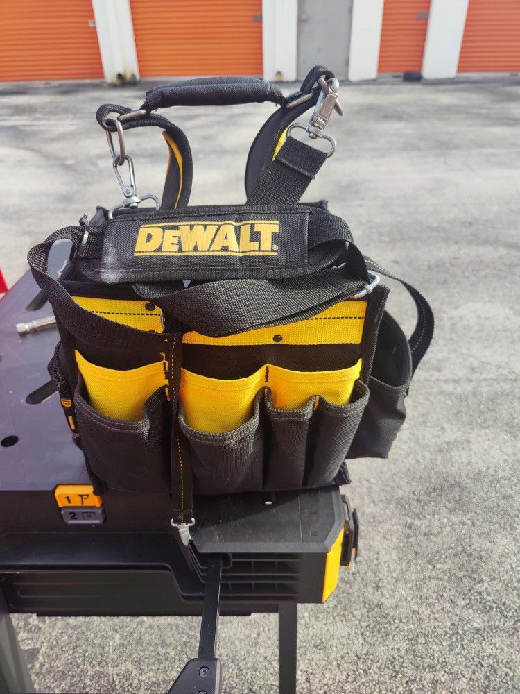 DeWalt CLC Tool Bag