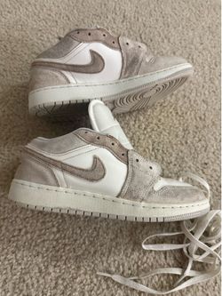 Jordan 1 Low SE Legend Light Brown