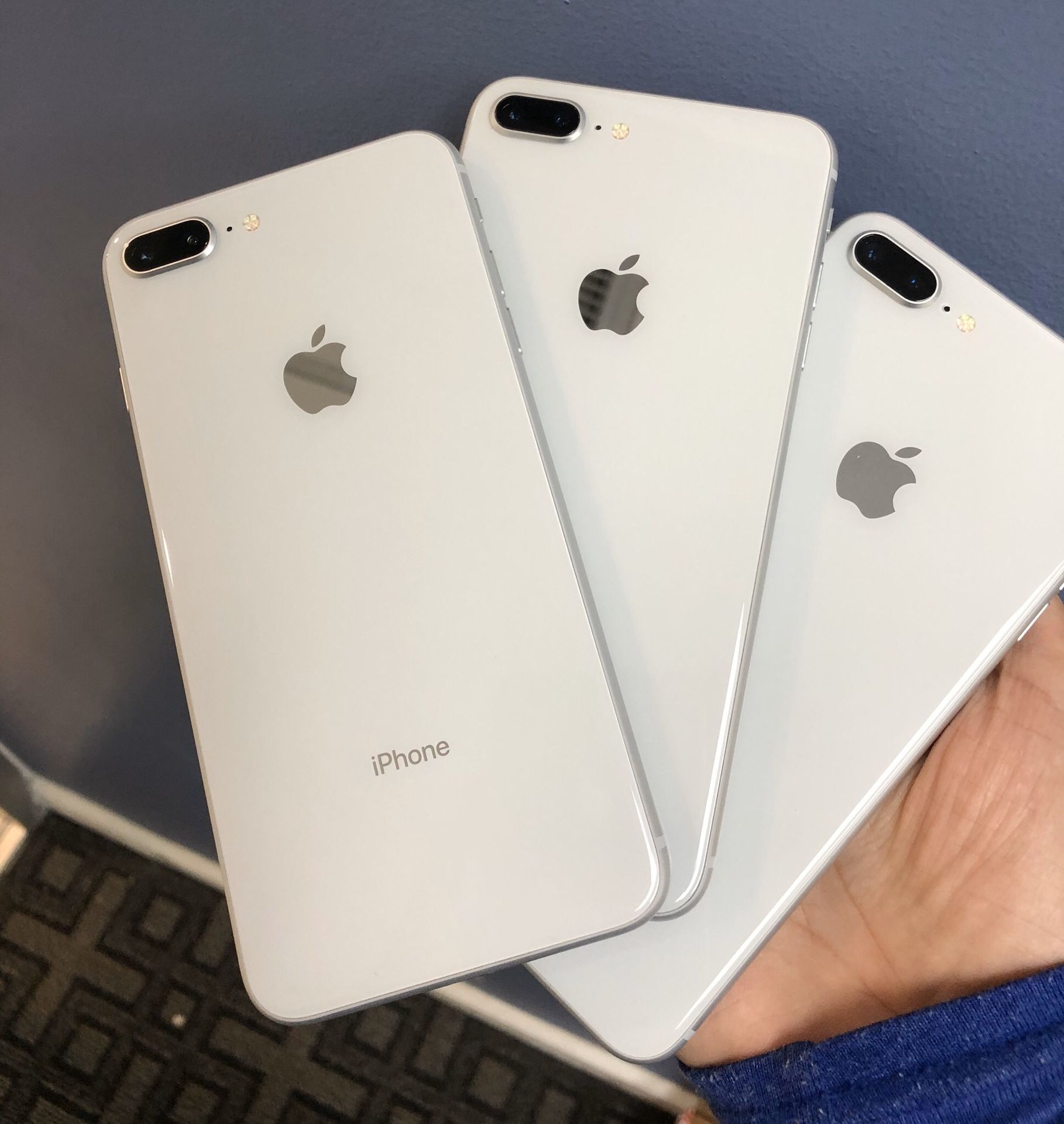 iPhone 8 Plus 64GB Factory Unlocked-Silver