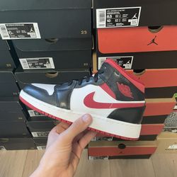 Jordan 1 Mid “Gym Red”