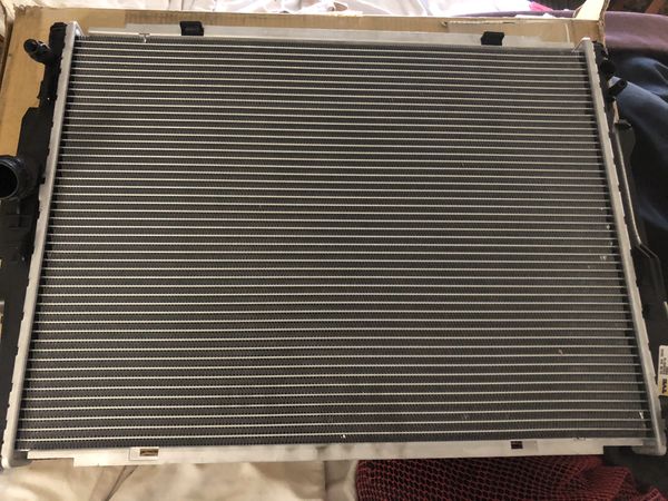 2006 - 08 Bmw e90 330i 325i 328i radiator new in box for Sale in ...