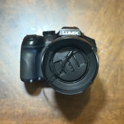 Panasonic Lumix FZ300 – 4K – 25-600mm f/2.8 – Extra Battery + Charger 